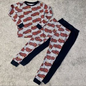 Carter’s: Boy’s PJ’s (size: 7)